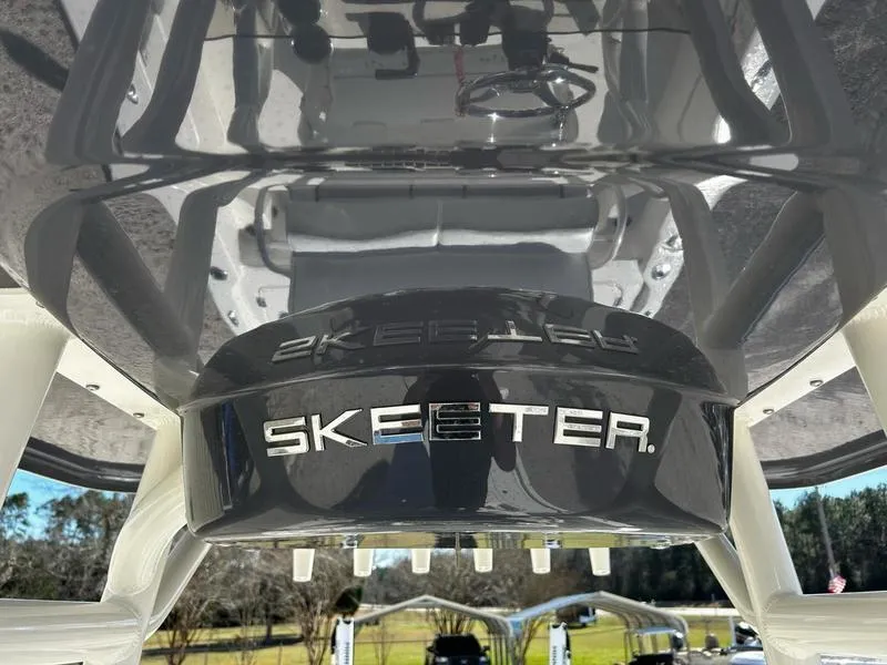 Slide: The Image of Skeeter SX241 2024 - 7