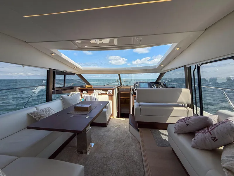 Slide: The Image of Prestige 520S 2019 - 52