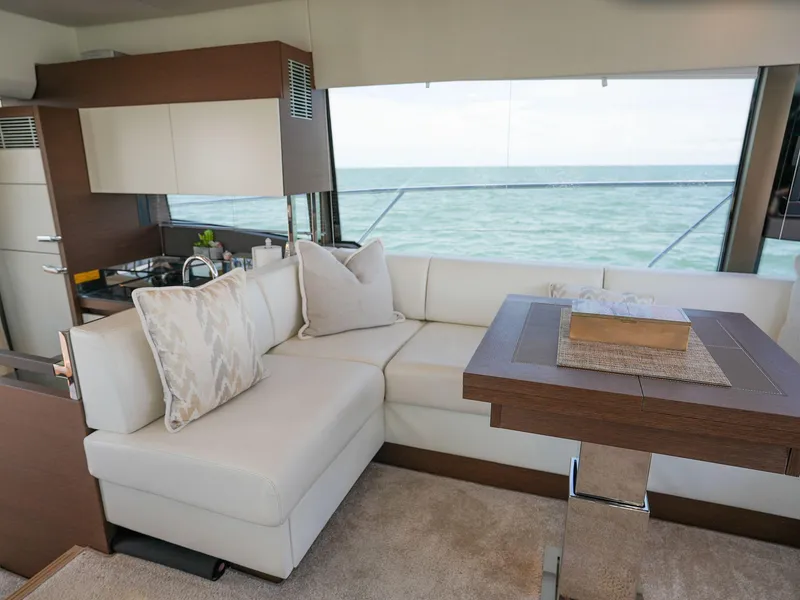 Slide: The Image of Prestige 520S 2019 - 61