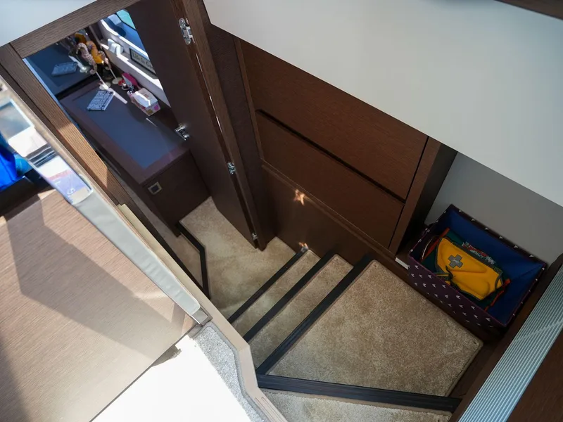 Slide: The Image of Prestige 520S 2019 - 70