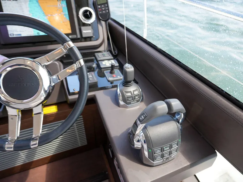 Slide: The Image of Prestige 520S 2019 - 75