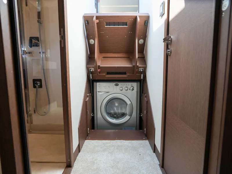 Slide: The Image of Prestige 520S 2019 - 90