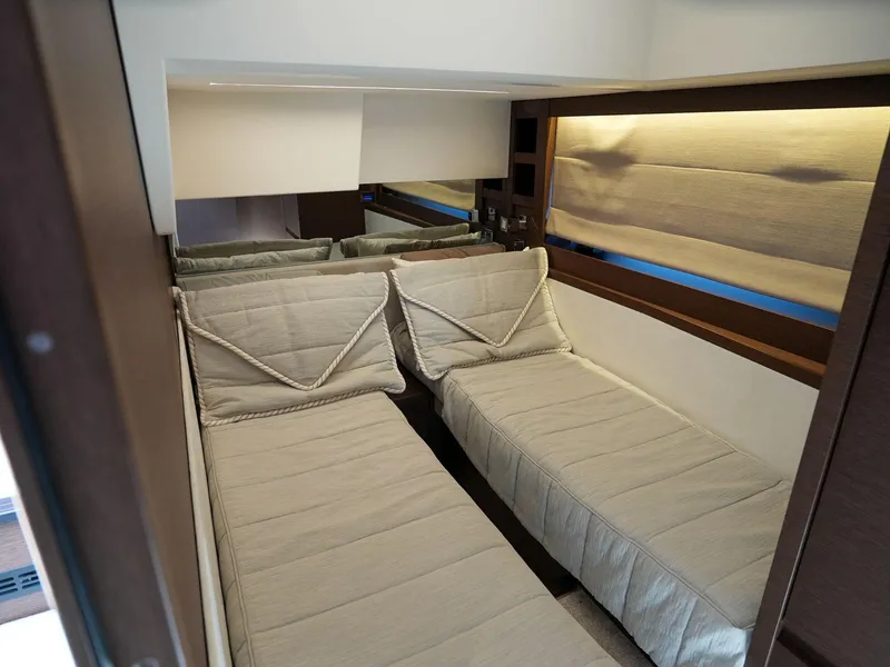 Slide: The Image of Prestige 520S 2019 - 93