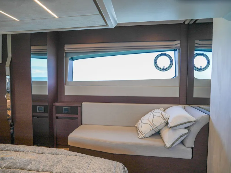 Slide: The Image of Prestige 520S 2019 - 98