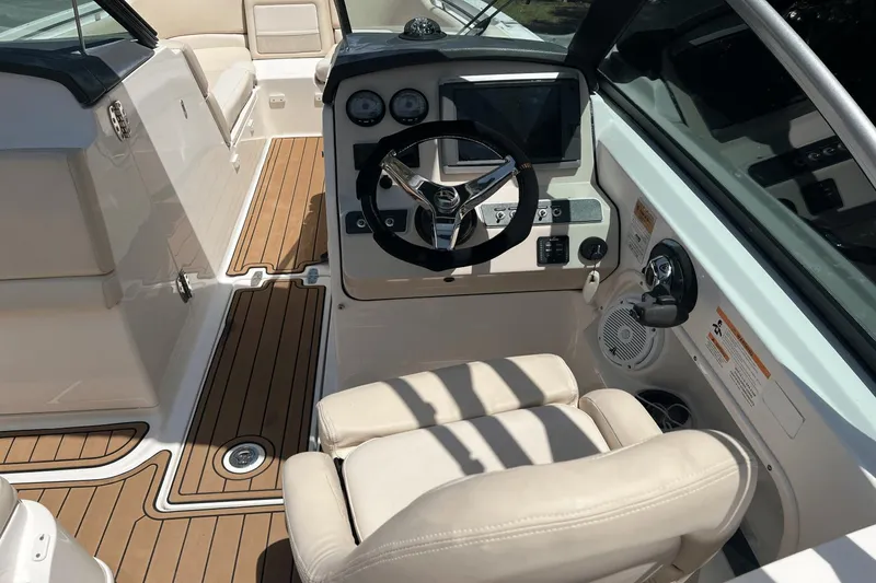 Slide: The Image of Boston Whaler 230 Vantage 2014 - 12