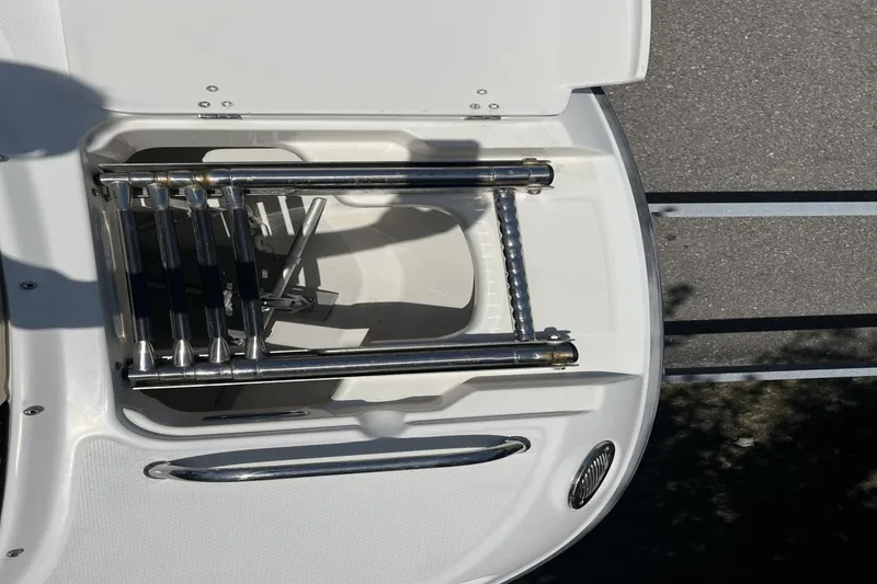 Slide: The Image of Boston Whaler 230 Vantage 2014 - 19