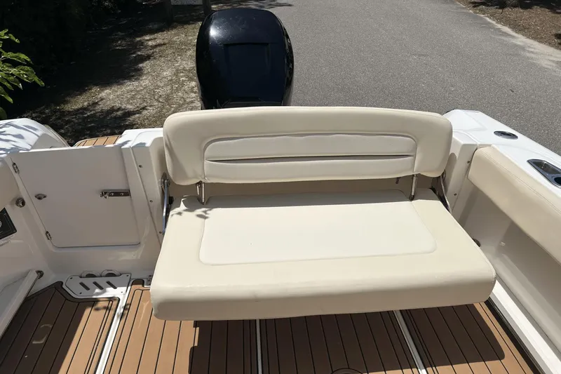Slide: The Image of Boston Whaler 230 Vantage 2014 - 5