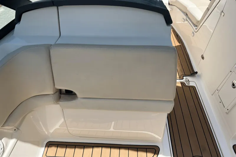 Slide: The Image of Boston Whaler 230 Vantage 2014 - 9