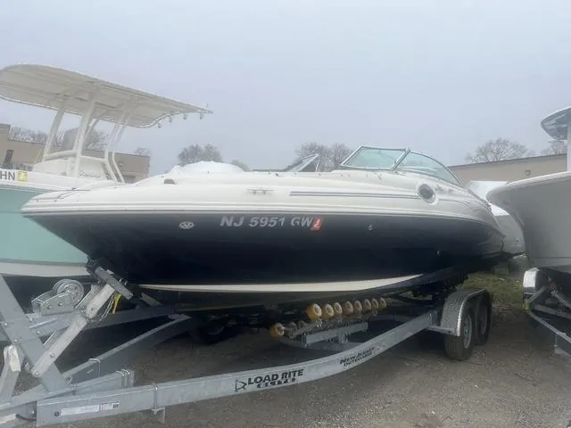 The Image of Sea Ray 240 Sundeck 2005 - 1