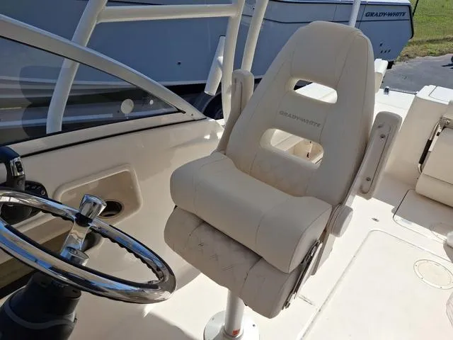 Slide: The Image of Grady-White Freedom 235 2025 - 20