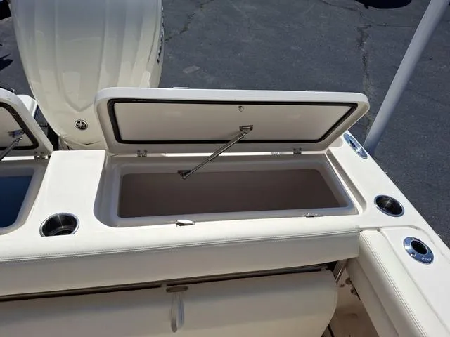 Slide: The Image of Grady-White Freedom 235 2025 - 25