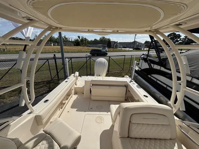 Slide: The Image of Grady-White Freedom 235 2025 - 6