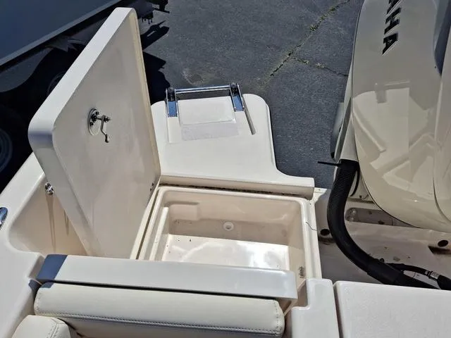 Slide: The Image of Grady-White Freedom 235 2025 - 30