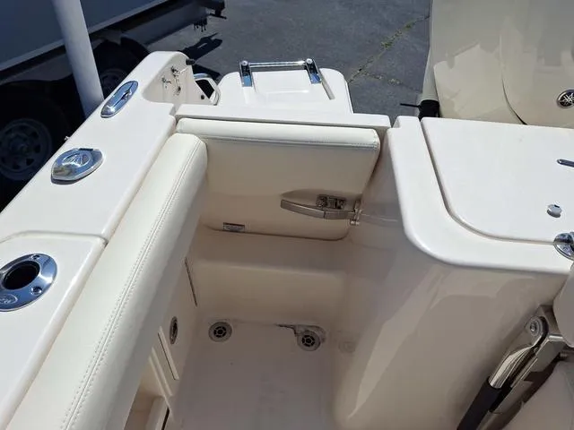 Slide: The Image of Grady-White Freedom 235 2025 - 32