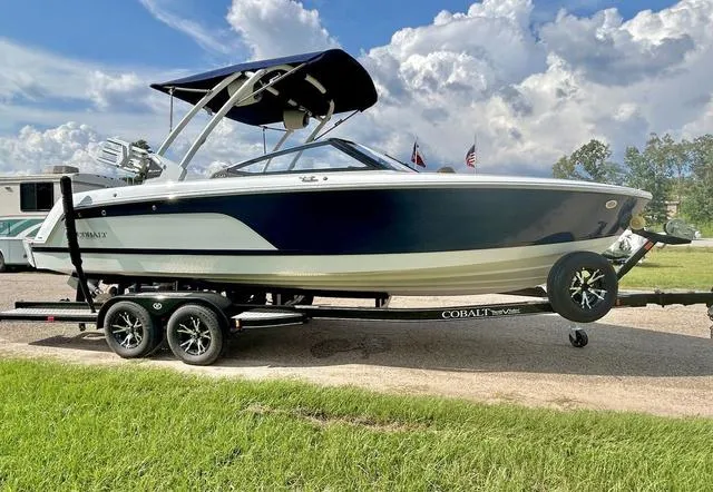 Slide: The Image of Cobalt CS23 Surf 2025 - 13