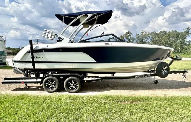 Slide: The Image of Cobalt CS23 Surf 2025 - 14