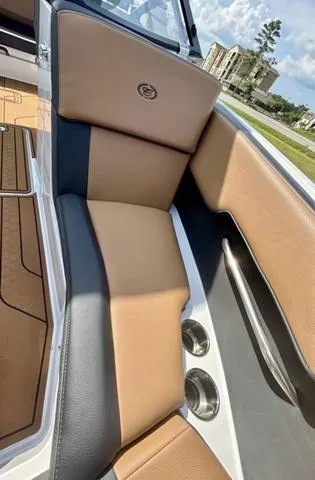 Slide: The Image of Cobalt CS23 Surf 2025 - 22