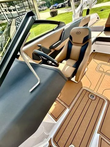 Slide: The Image of Cobalt CS23 Surf 2025 - 26