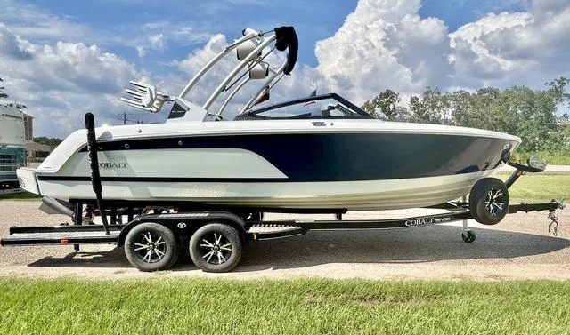 Slide: The Image of Cobalt CS23 Surf 2025 - 4