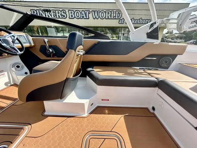 Slide: The Image of Cobalt CS23 Surf 2025 - 43