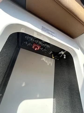 Slide: The Image of Cobalt CS23 Surf 2025 - 52