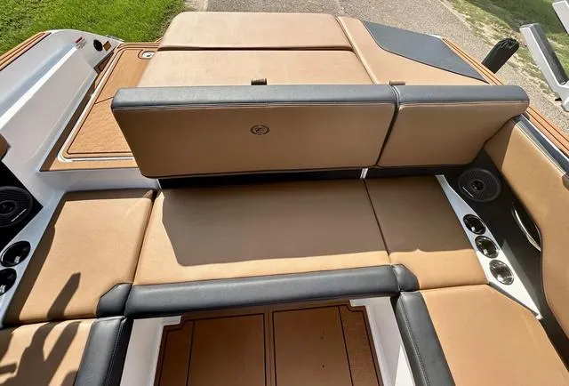 Slide: The Image of Cobalt CS23 Surf 2025 - 53