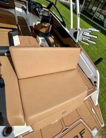 Slide: The Image of Cobalt CS23 Surf 2025 - 58