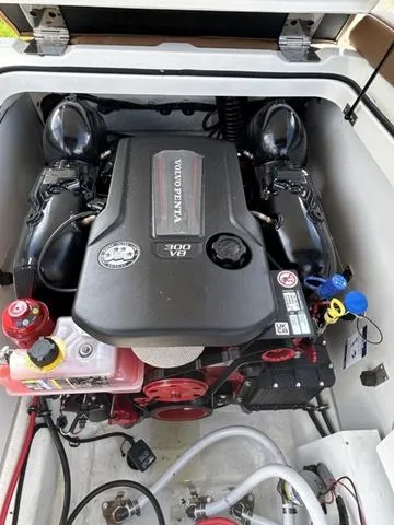 Slide: The Image of Cobalt CS23 Surf 2025 - 63