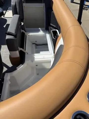 Slide: The Image of Viaggio Diamante 22U / SUZUKI DF250 2025 - 11