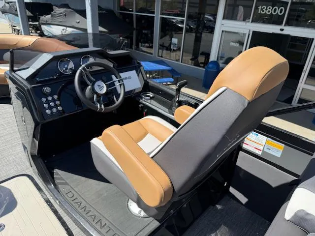 Slide: The Image of Viaggio Diamante 22U / SUZUKI DF250 2025 - 17