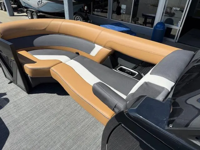 Slide: The Image of Viaggio Diamante 22U / SUZUKI DF250 2025 - 32