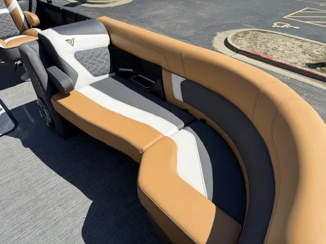 Slide: The Image of Viaggio Diamante 22U / SUZUKI DF250 2025 - 35