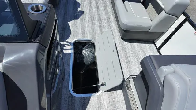 Slide: The Image of Bennington M Quad Bench 22 MFB 2025 - 16