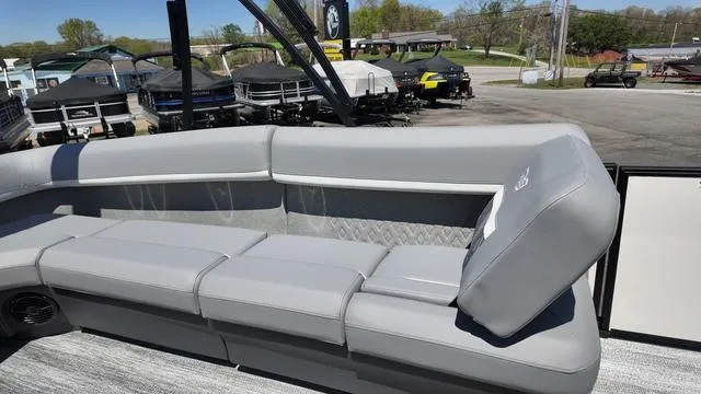 Slide: The Image of Bennington M Quad Bench 22 MFB 2025 - 21