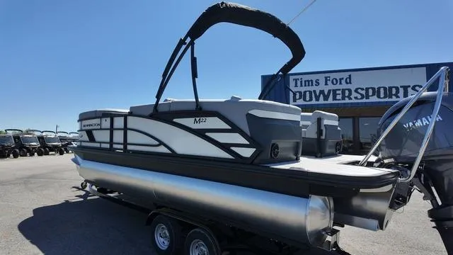 Slide: The Image of Bennington M Quad Bench 22 MFB 2025 - 4