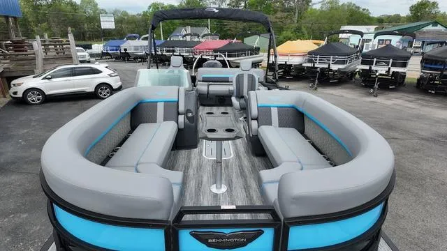 Slide: The Image of Bennington M Swingback 24 MSB 2025 - 13