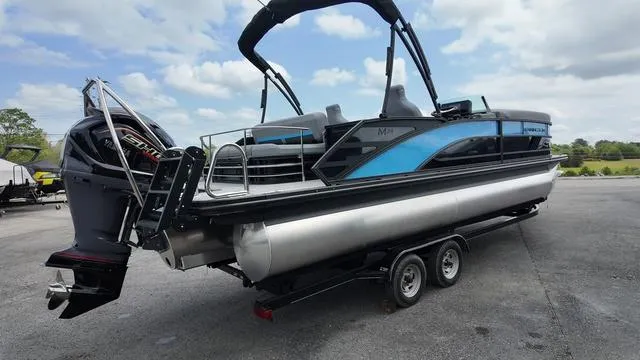 Slide: The Image of Bennington M Swingback 24 MSB 2025 - 5