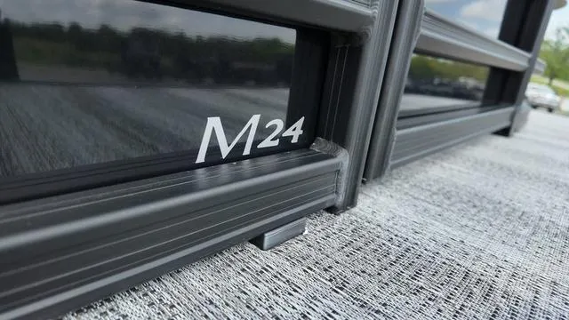 Slide: The Image of Bennington M Swingback 24 MSB 2025 - 8