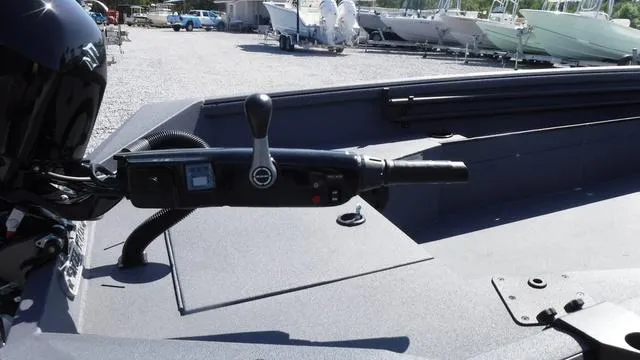 Slide: The Image of Excel Eclipse 17' 2025 - 4