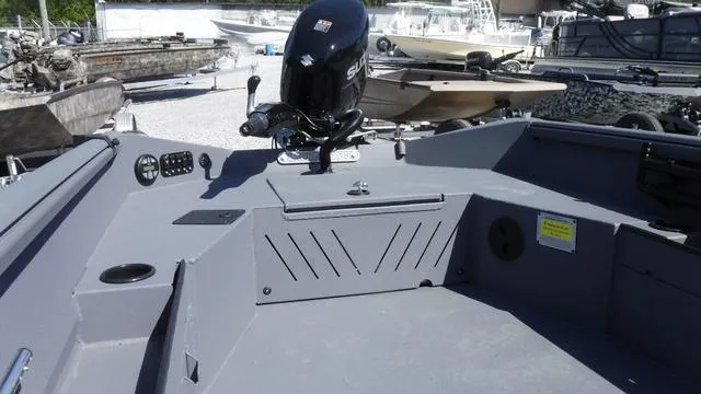 Slide: The Image of Excel Eclipse 17' 2025 - 6