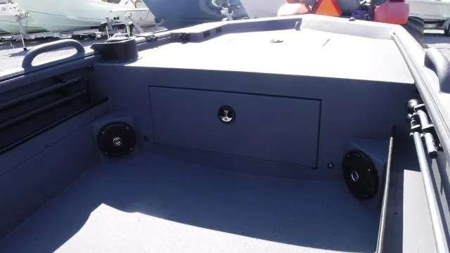 Slide: The Image of Excel Eclipse 17' 2025 - 7