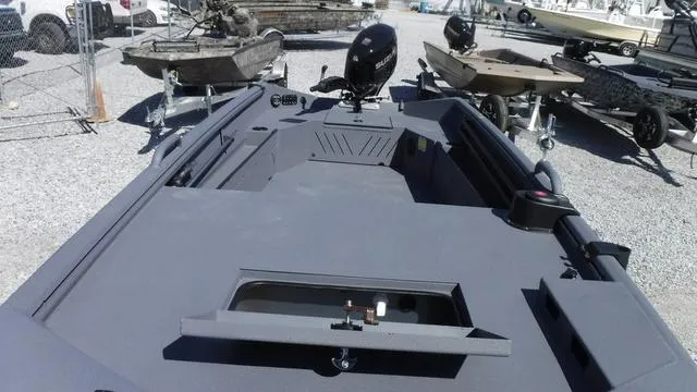 Slide: The Image of Excel Eclipse 17' 2025 - 8