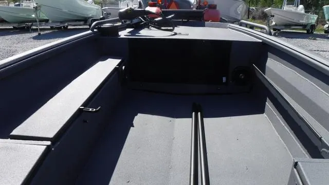 Slide: The Image of Excel Viper F4 1751 2025 - 5