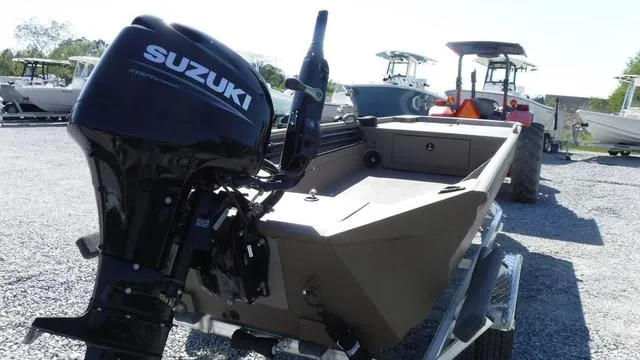 Slide: The Image of Excel Eclipse 17' 2025 - 4