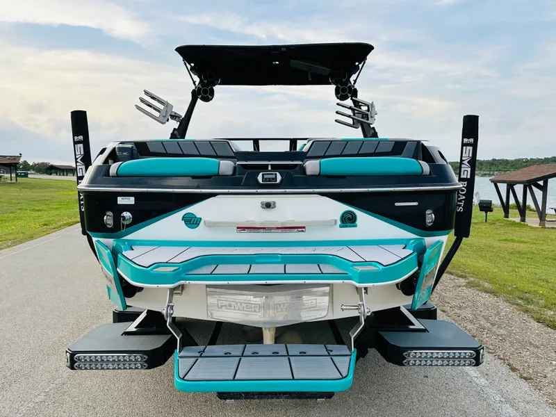 Slide: The Image of Malibu Wakesetter 24 MXZ 2021 - 14