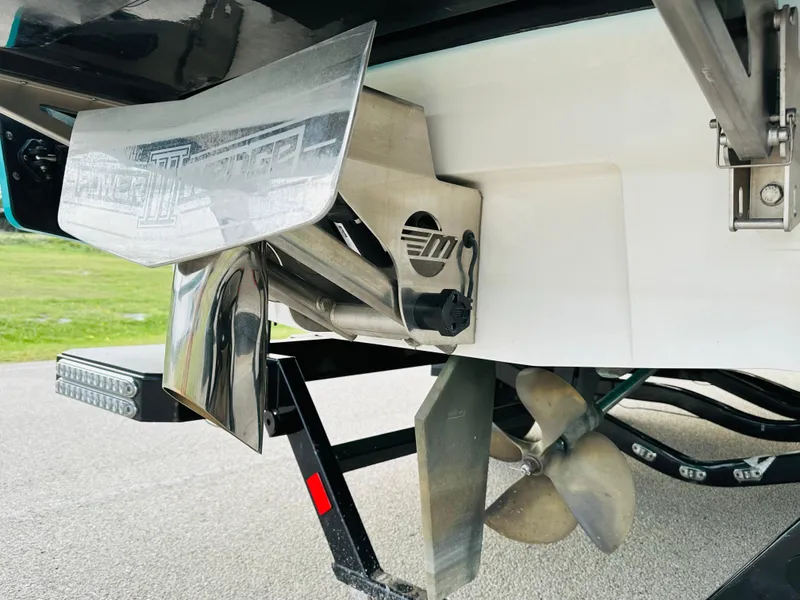 Slide: The Image of Malibu Wakesetter 24 MXZ 2021 - 15