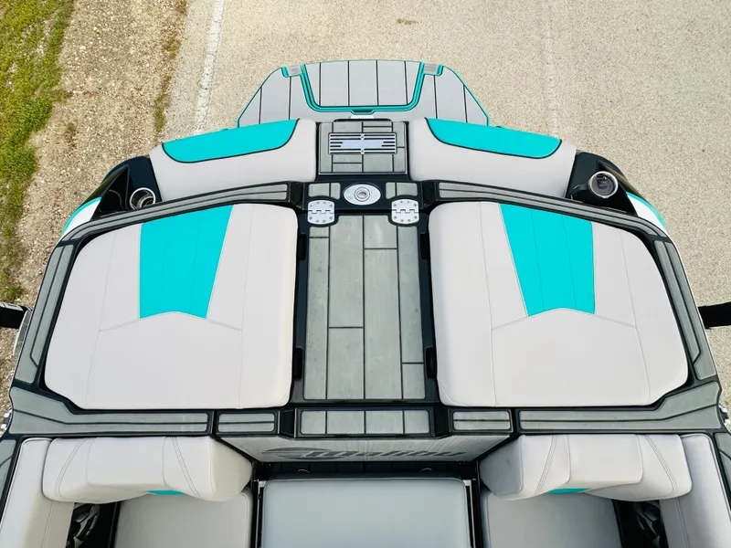 Slide: The Image of Malibu Wakesetter 24 MXZ 2021 - 23