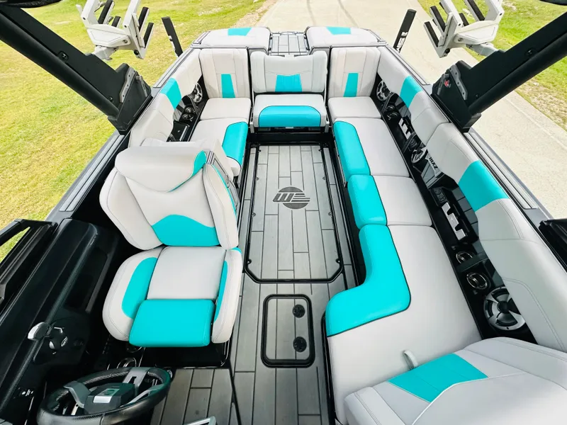 Slide: The Image of Malibu Wakesetter 24 MXZ 2021 - 27