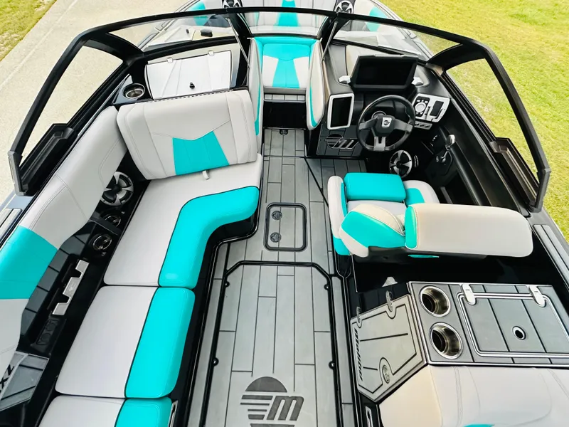 Slide: The Image of Malibu Wakesetter 24 MXZ 2021 - 34