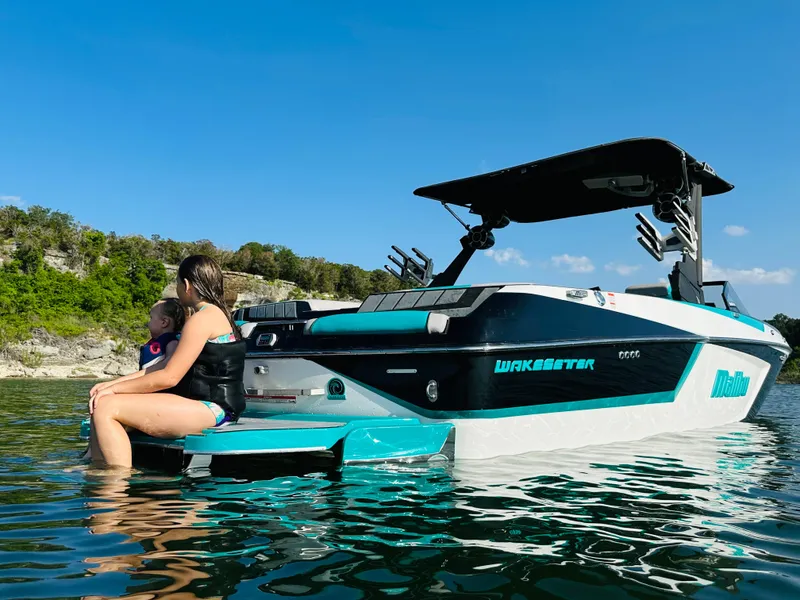 Slide: The Image of Malibu Wakesetter 24 MXZ 2021 - 4